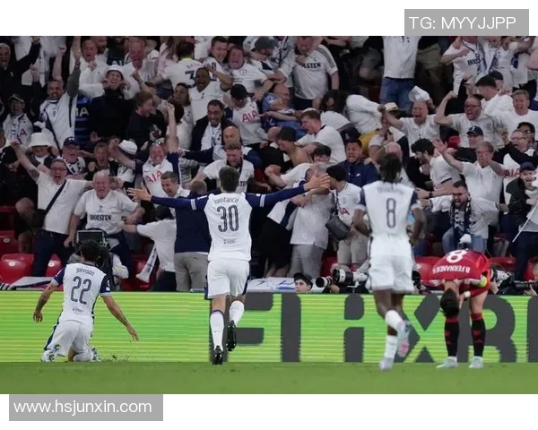 欧联杯精彩对决巴黎圣日耳曼大胜巴萨点球大战引爆全场激情